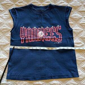 Vintage 1997 New York Yankees MLB Sleeveless T-Shirt, Navy Blue